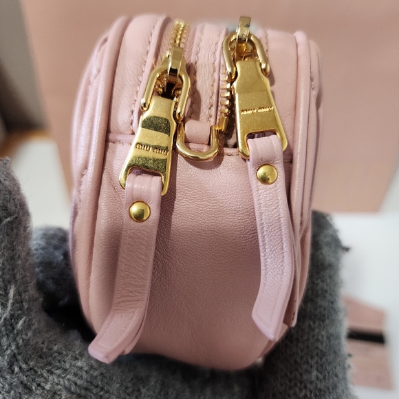 ❌️SOLD❌️Miu Miu CAMEO MATELASSÉ CROSSBODY - Picture 2 of 16